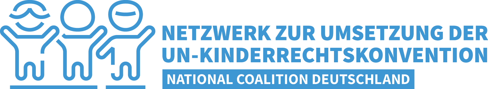 Logo des Netzwerks zur Umsetzung der UN_Kinderrechtskonvention. Drei stilisiert Dargestellte Figuren stehen vor dem Schriftzug.